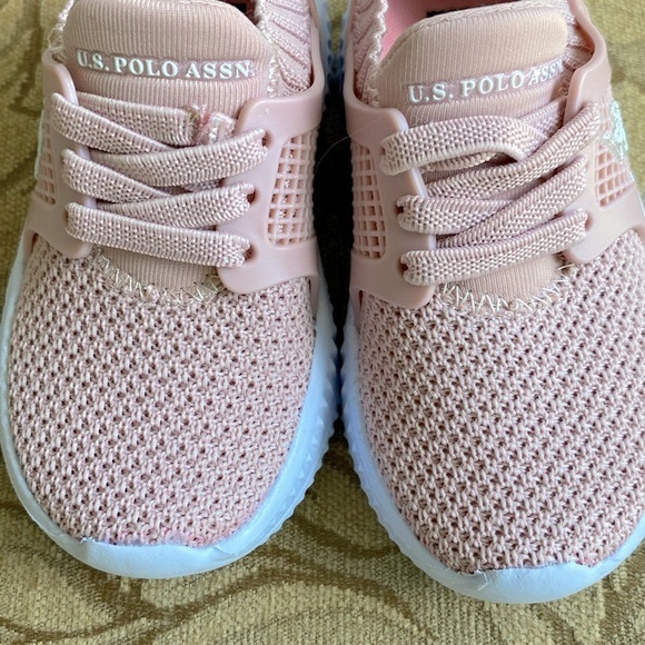 🌹U.S. Polo Assn. Baby Girl pink stretchy sneaker shoe , textile upper size 5M - Picture 5 of 10